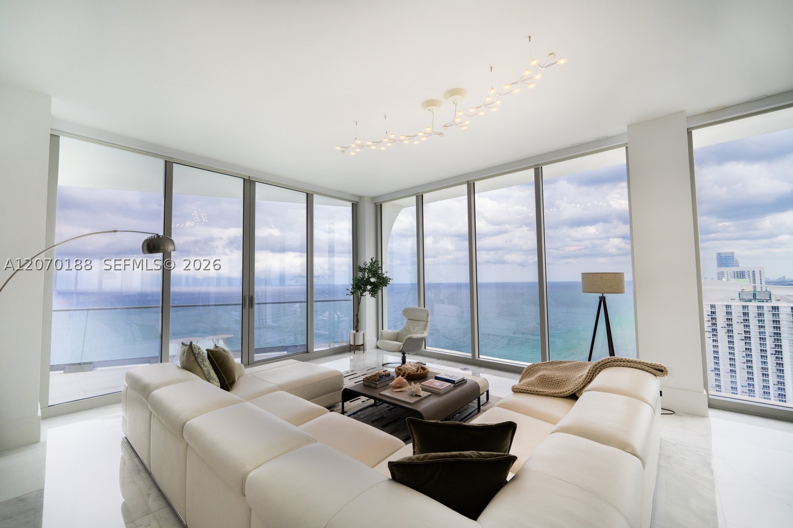 16901 Collins Ave #4201 Sunny Isles Beach, FL 33160
