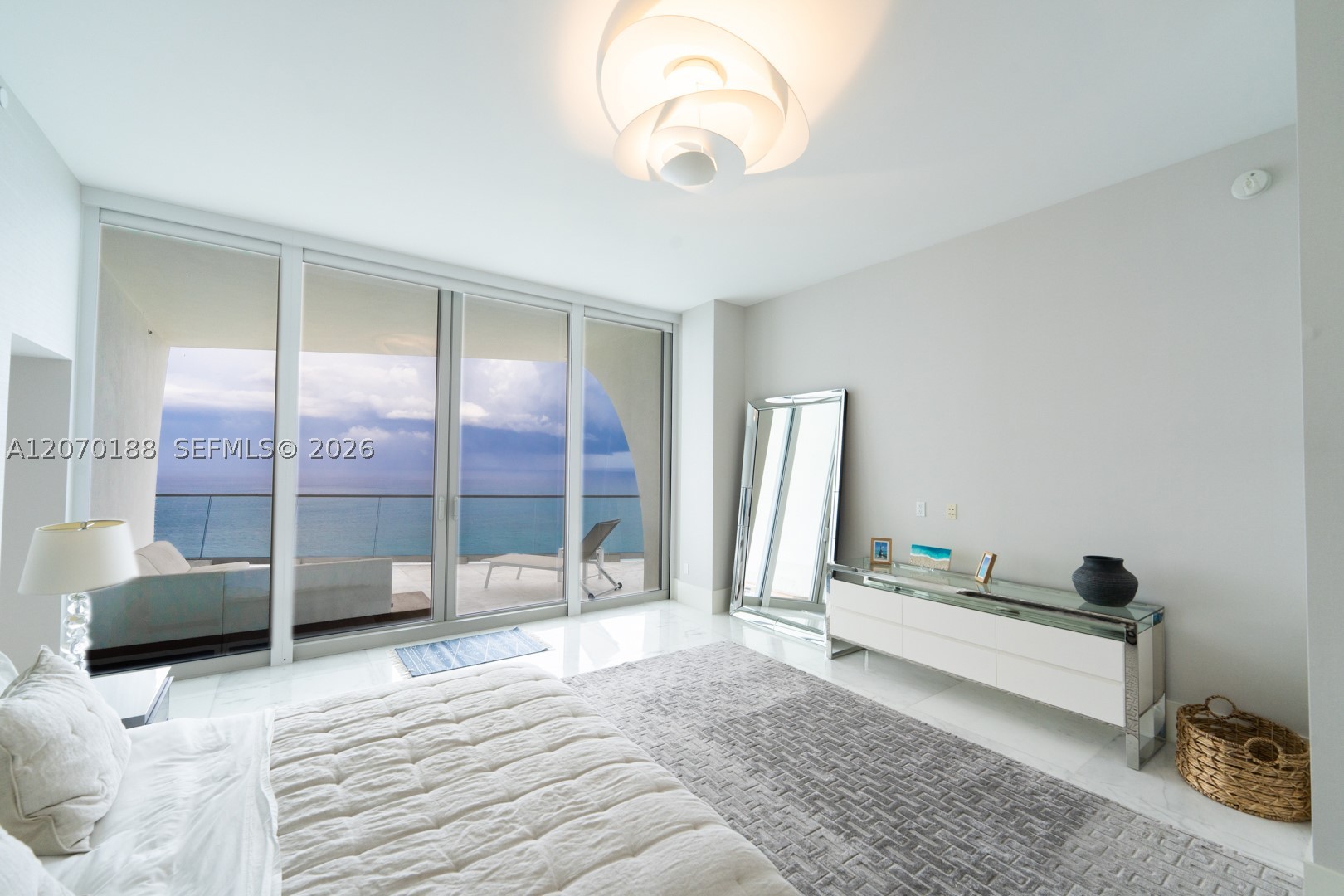 16901 Collins Ave #4201 Sunny Isles Beach, FL 33160