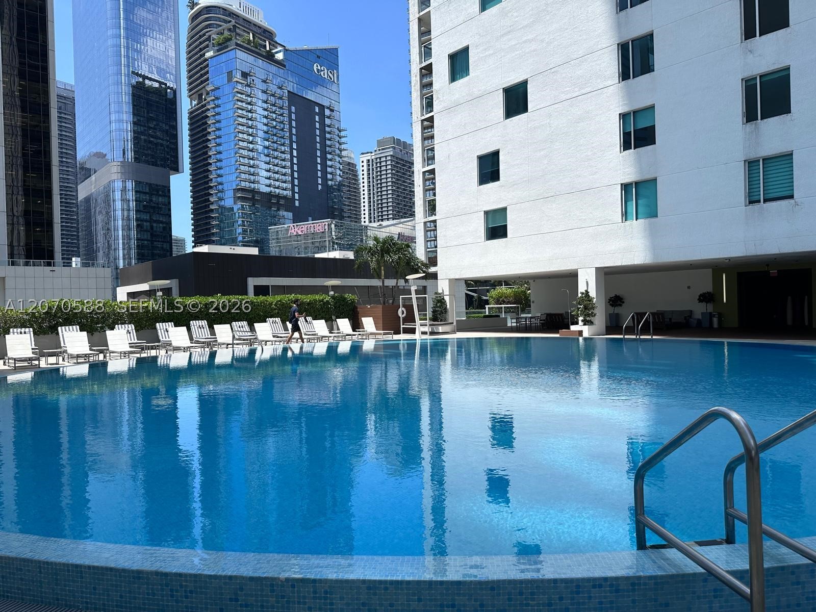 image 500 Brickell West11