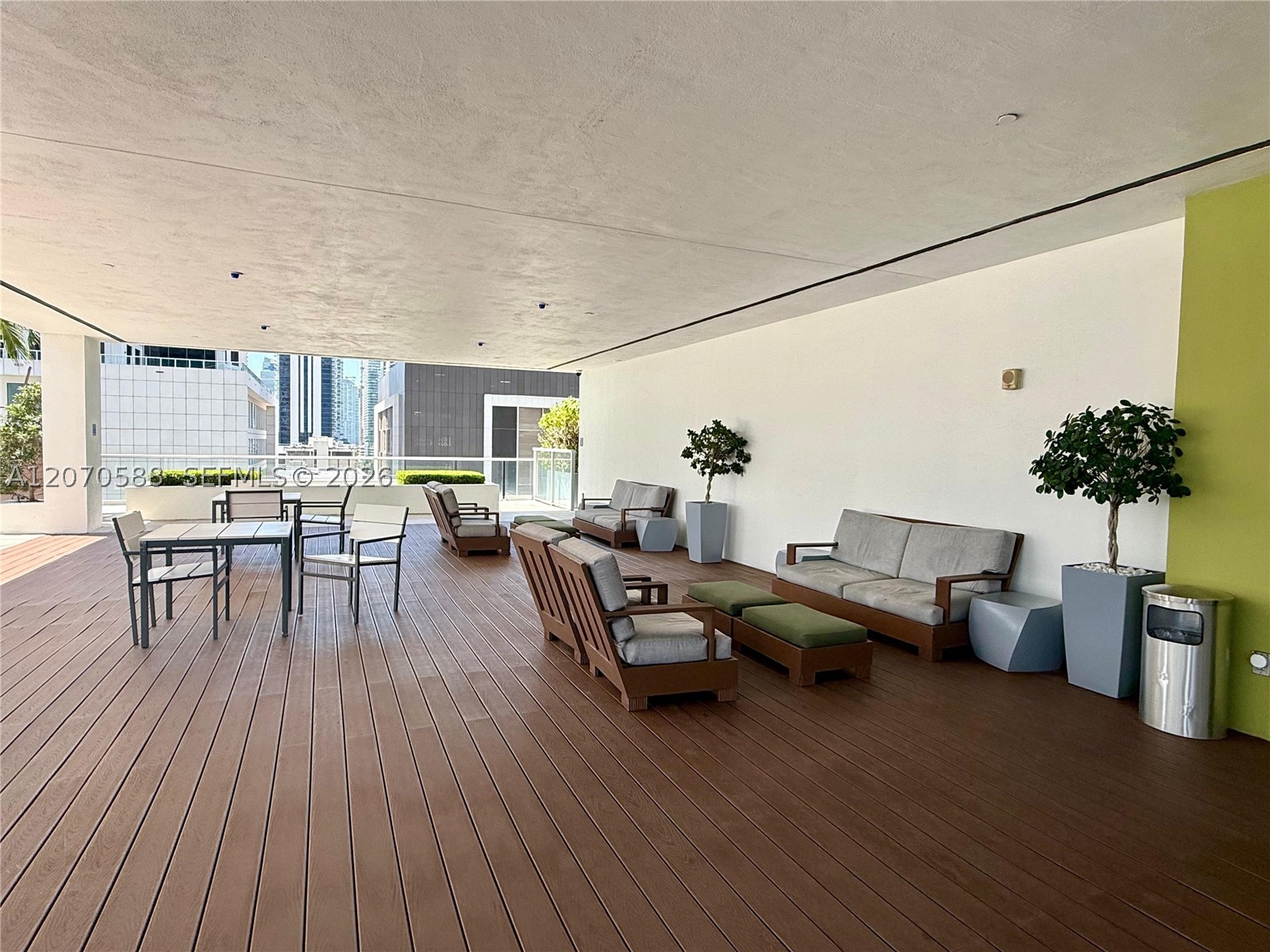 image 500 Brickell West12