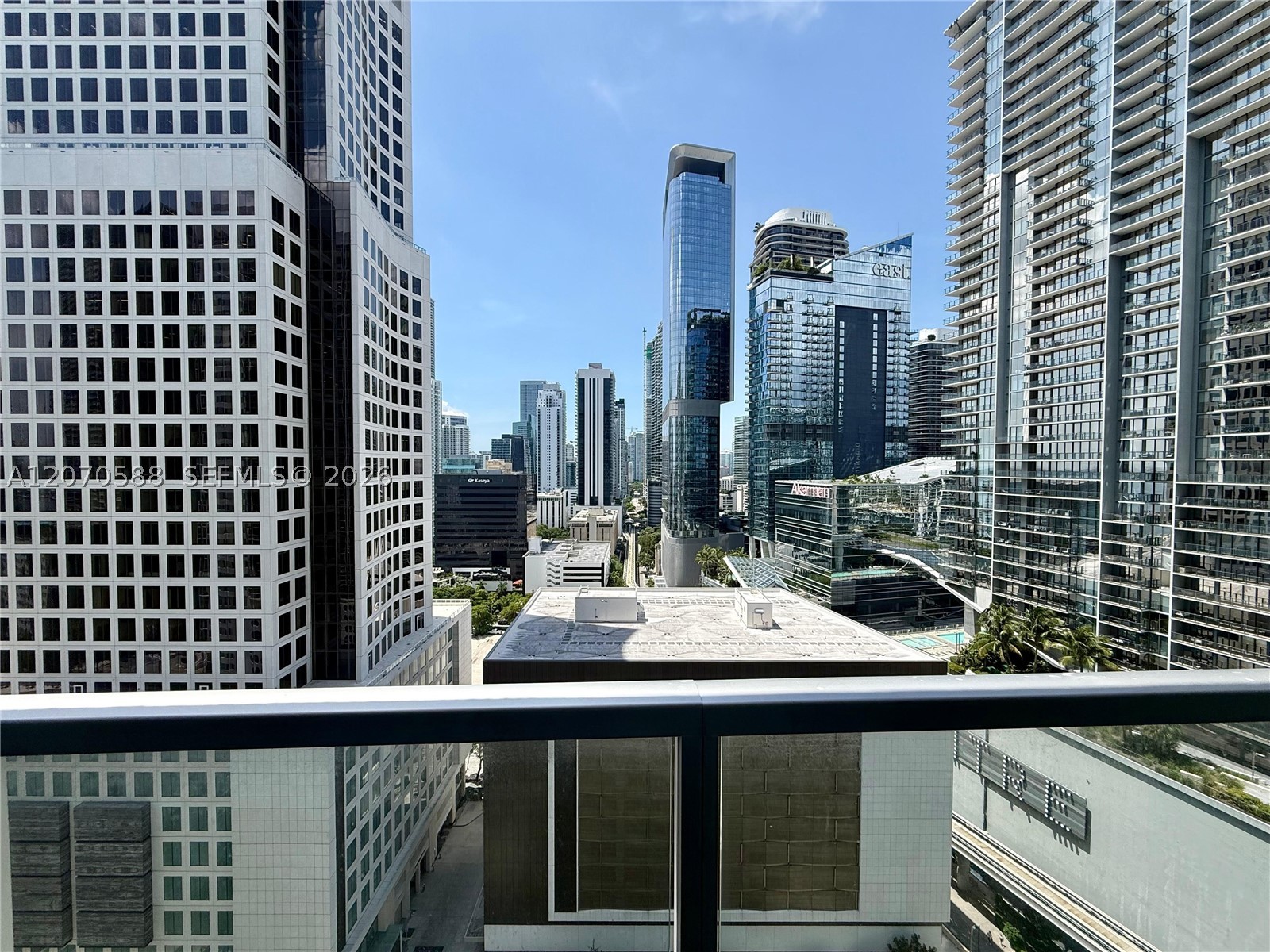 image 500 Brickell West1