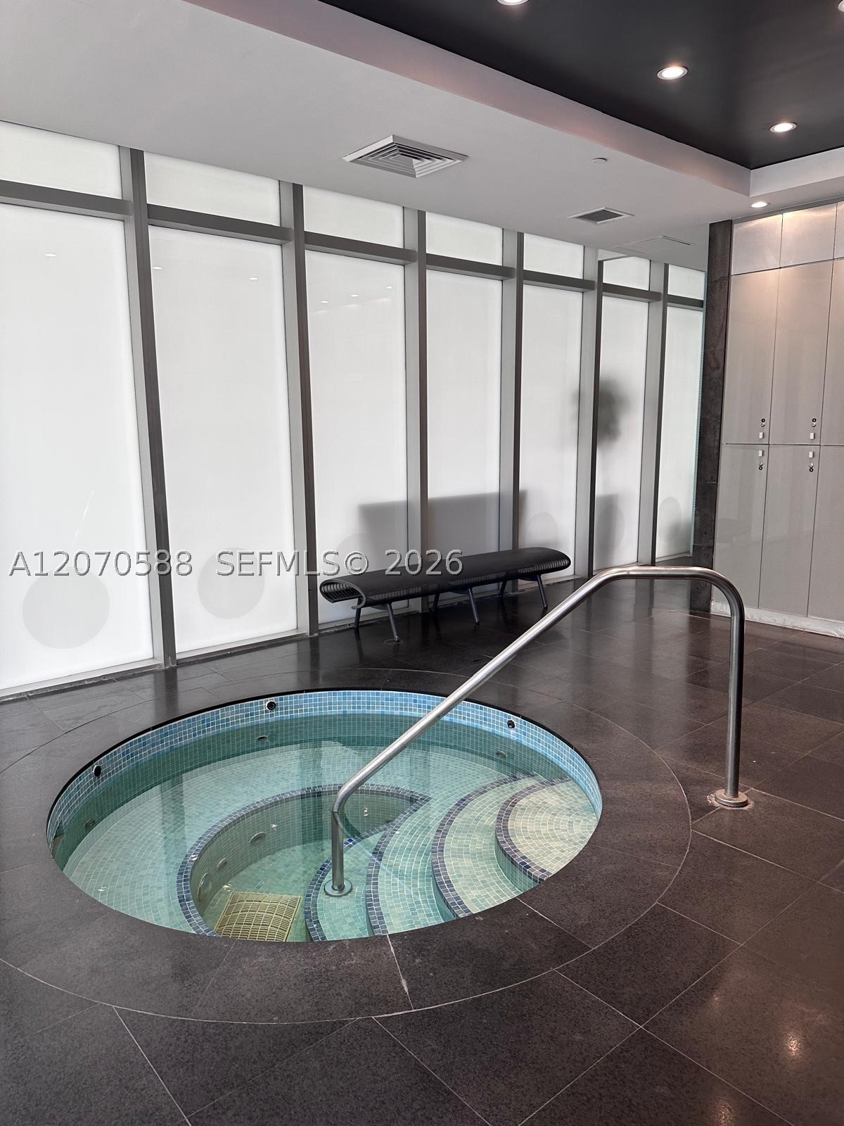 image 500 Brickell West19