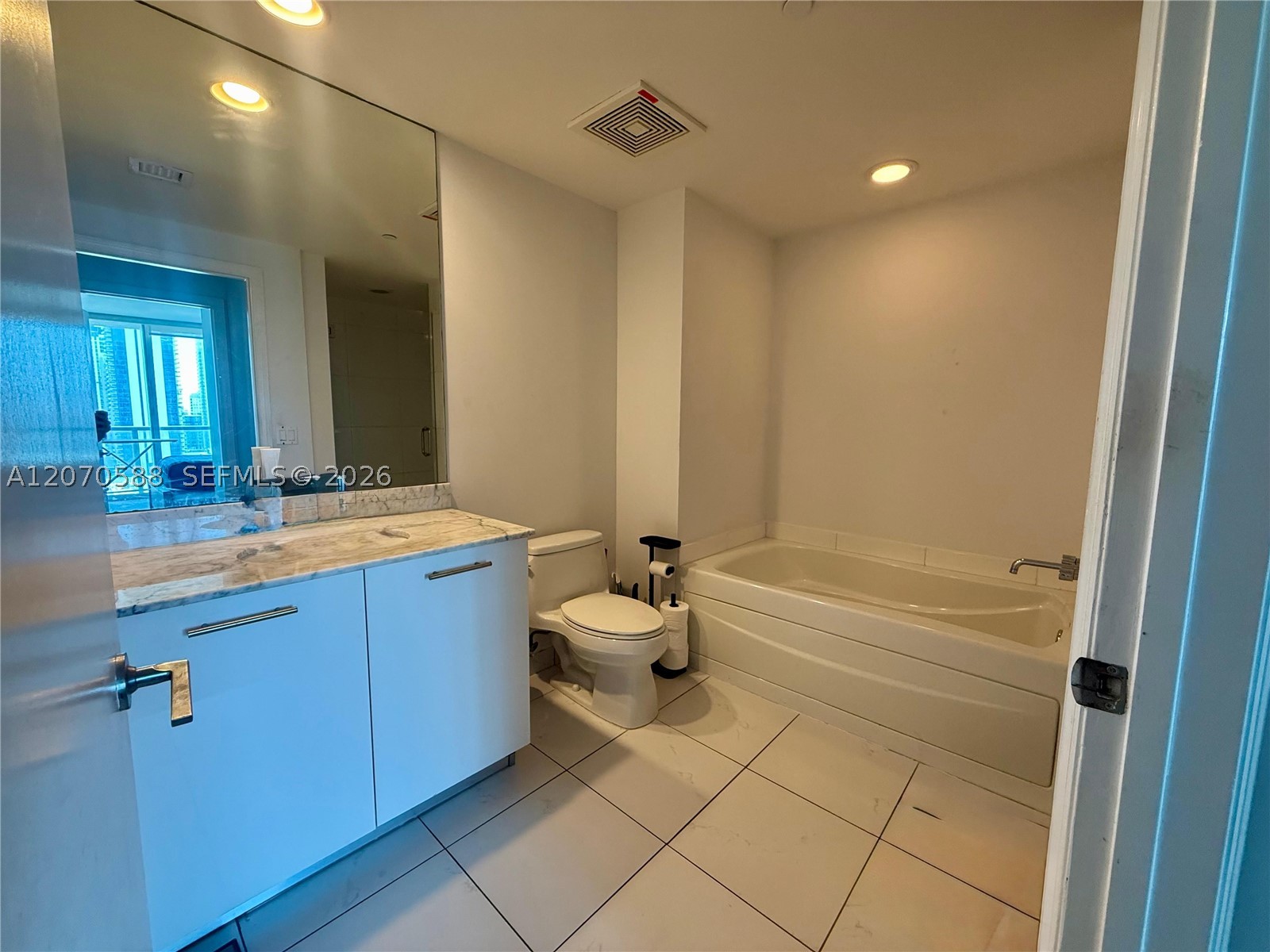 image 500 Brickell West4