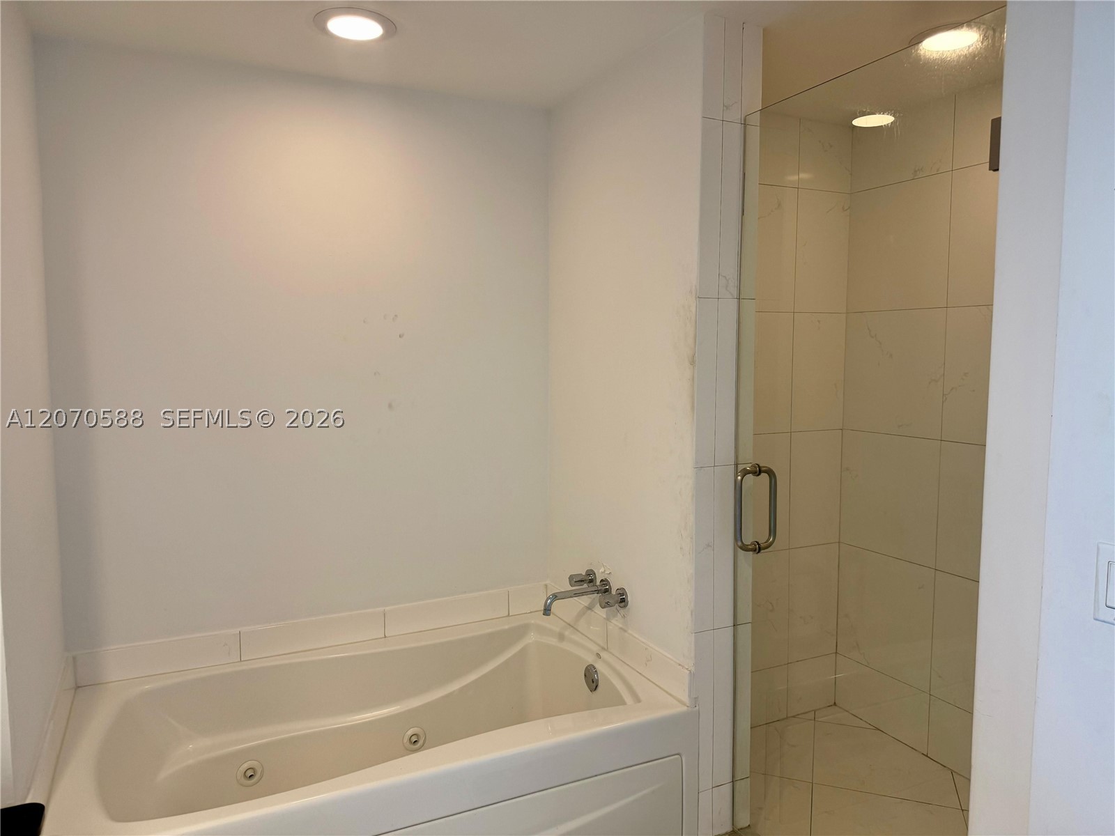 image 500 Brickell West5
