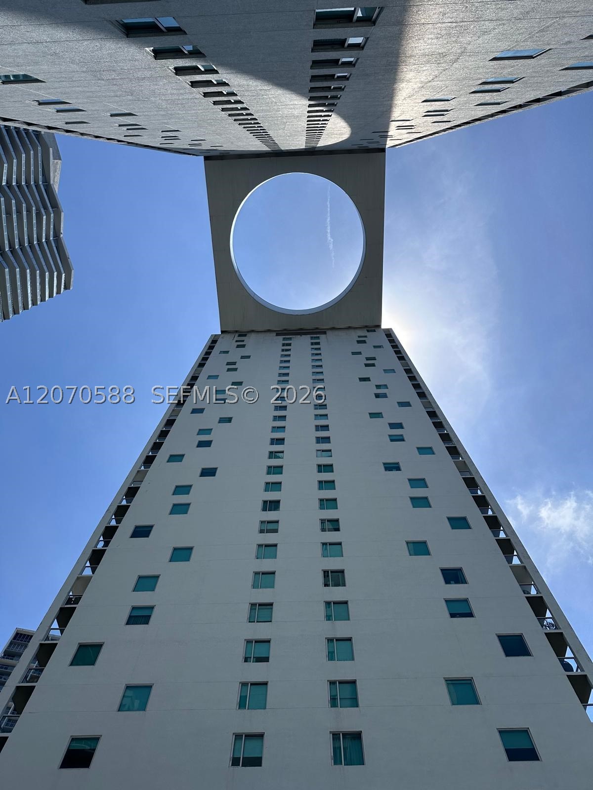image 500 Brickell West8