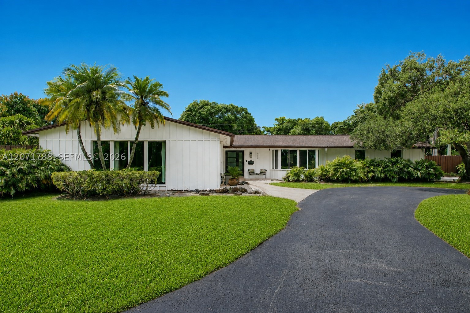 8520 SW 151st St Palmetto Bay, FL 33158