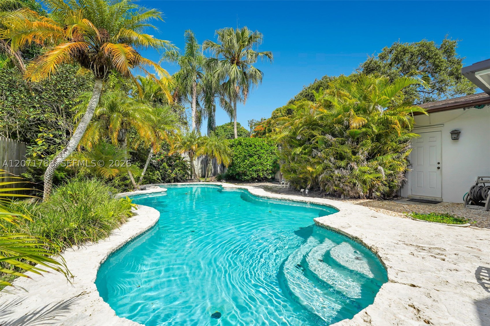 8520 SW 151st St Palmetto Bay, FL 33158