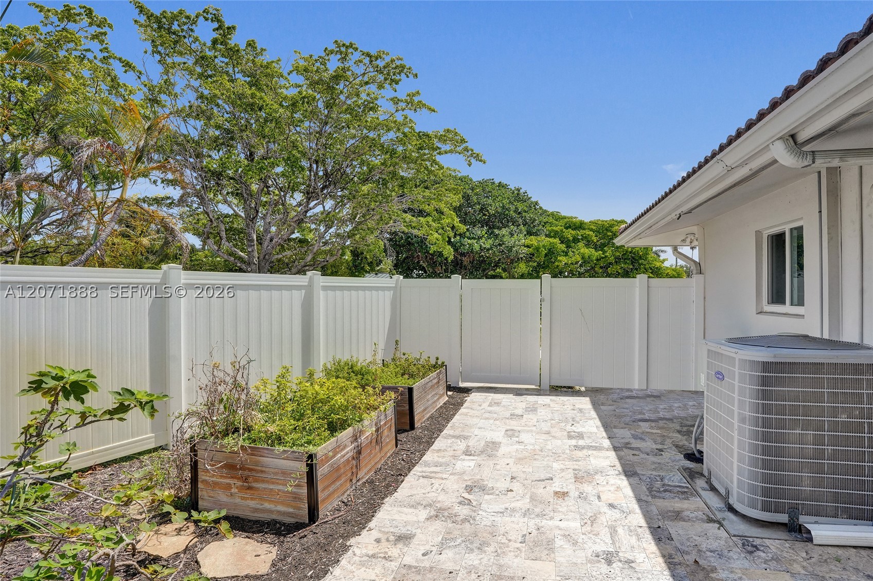 2615 NE 26th St Fort Lauderdale, FL 33305