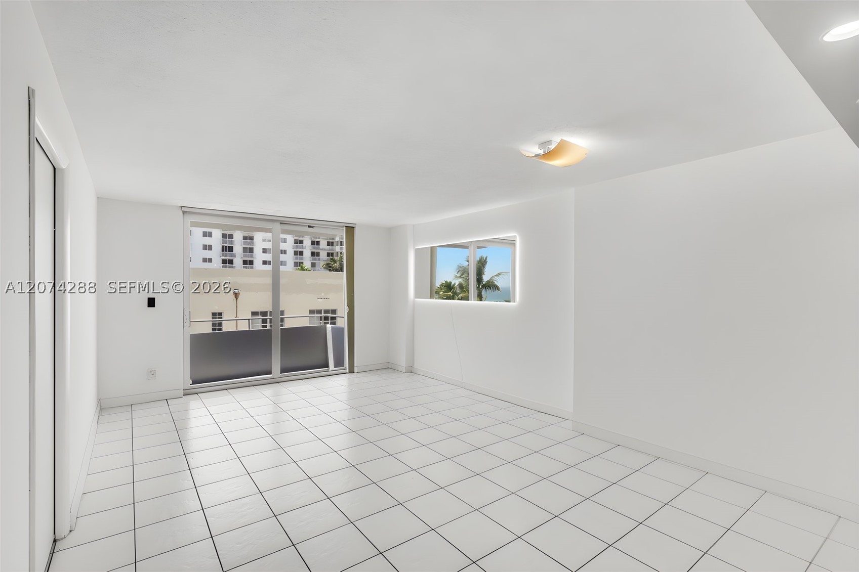 465 Ocean Dr #512 Miami Beach, FL 33139