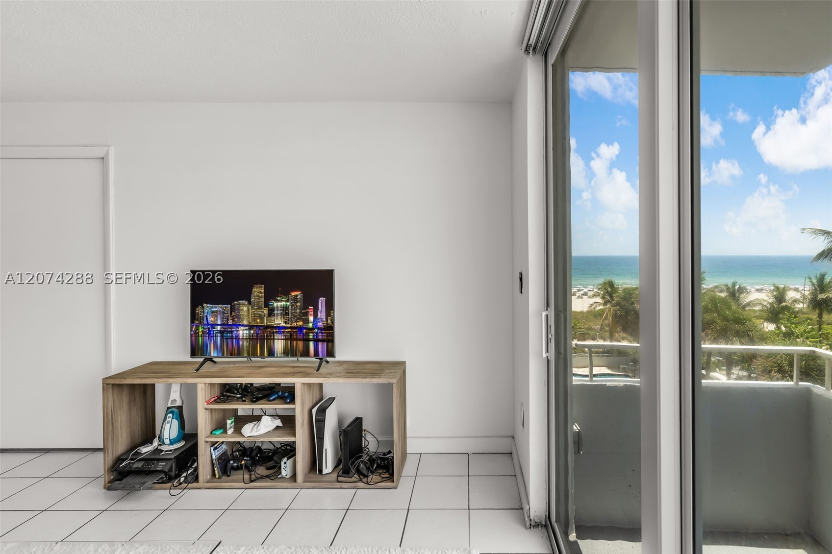 465 Ocean Dr #512 Miami Beach, FL 33139