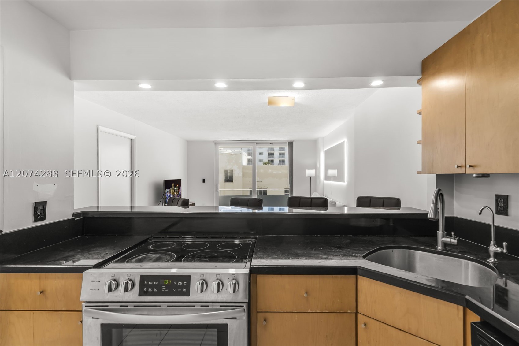 465 Ocean Dr #512 Miami Beach, FL 33139