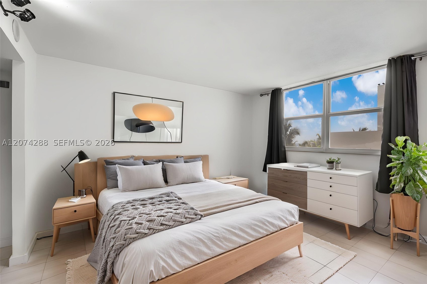 465 Ocean Dr #512 Miami Beach, FL 33139