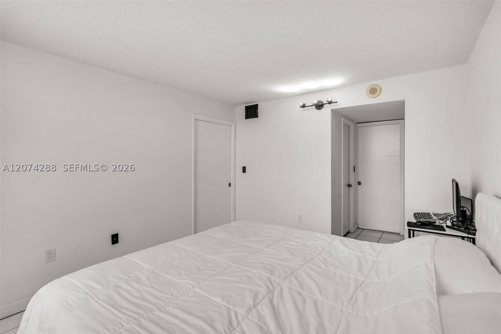 465 Ocean Dr #512 Miami Beach, FL 33139