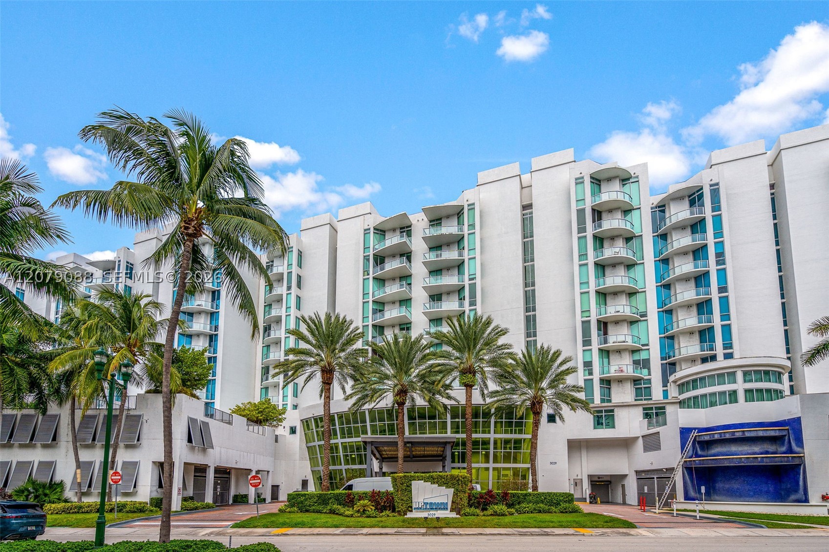 image Uptown Marina Lofts0