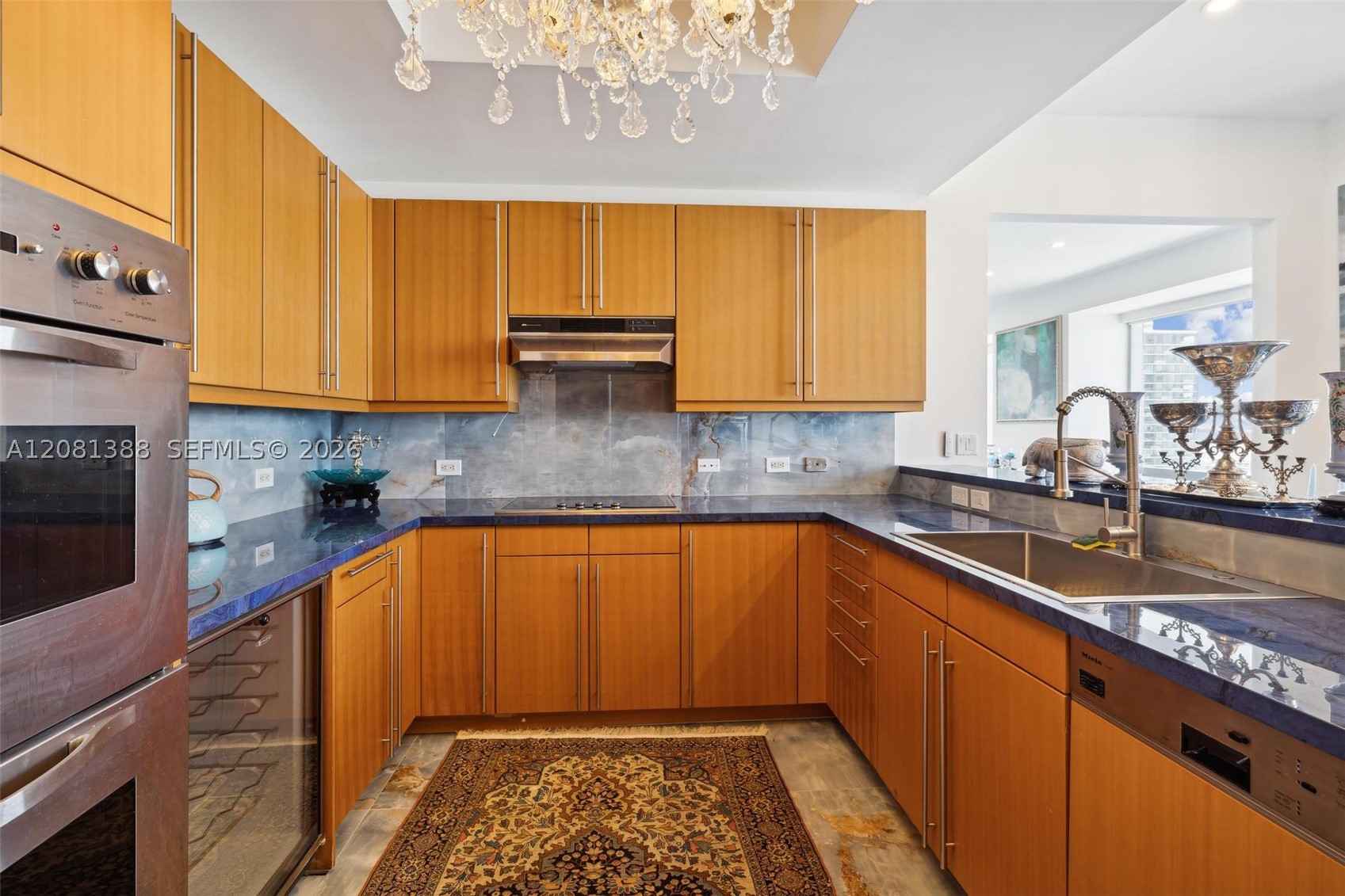 image Four Seasons Residences Miami11