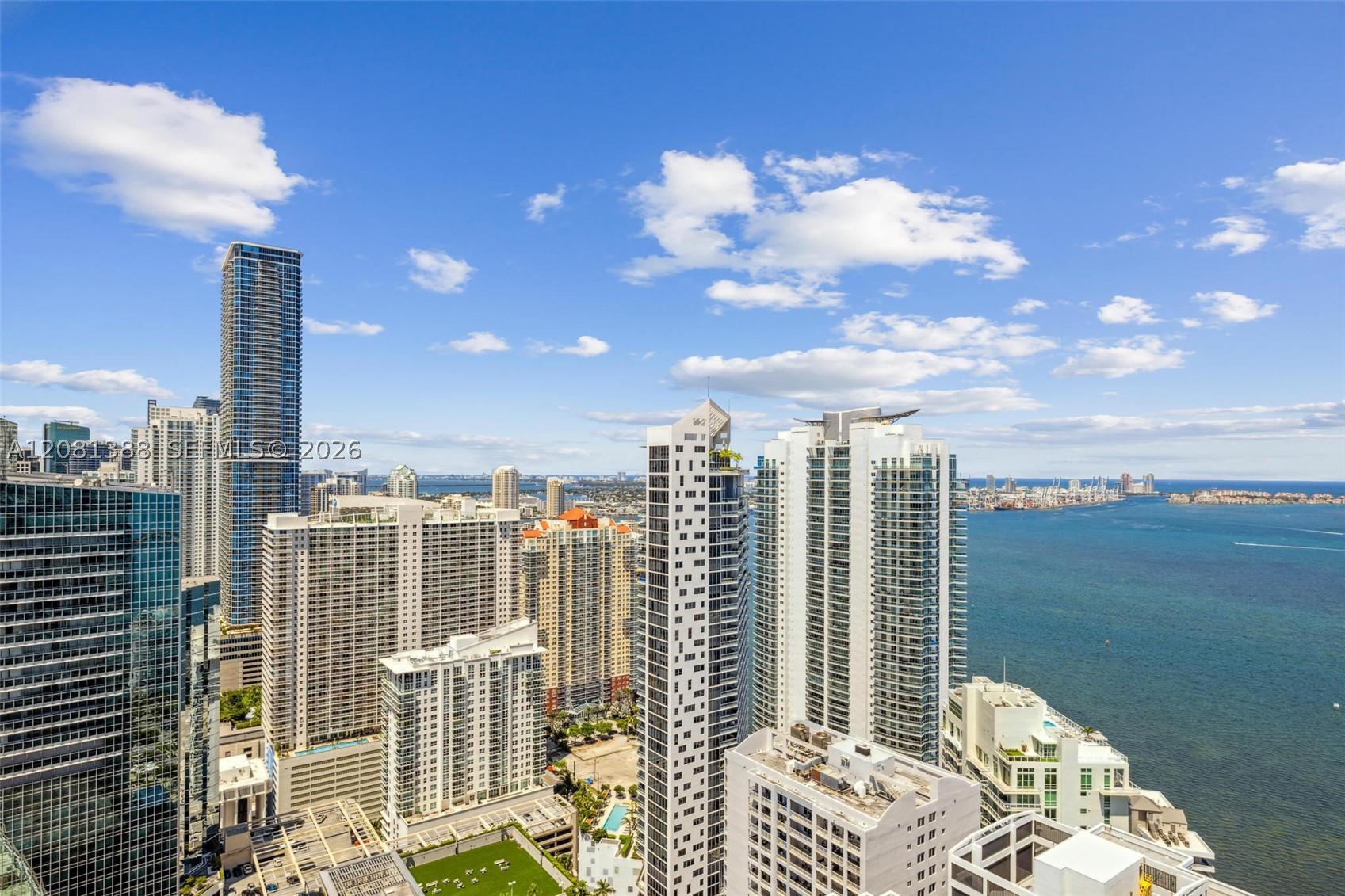 image Four Seasons Residences Miami12