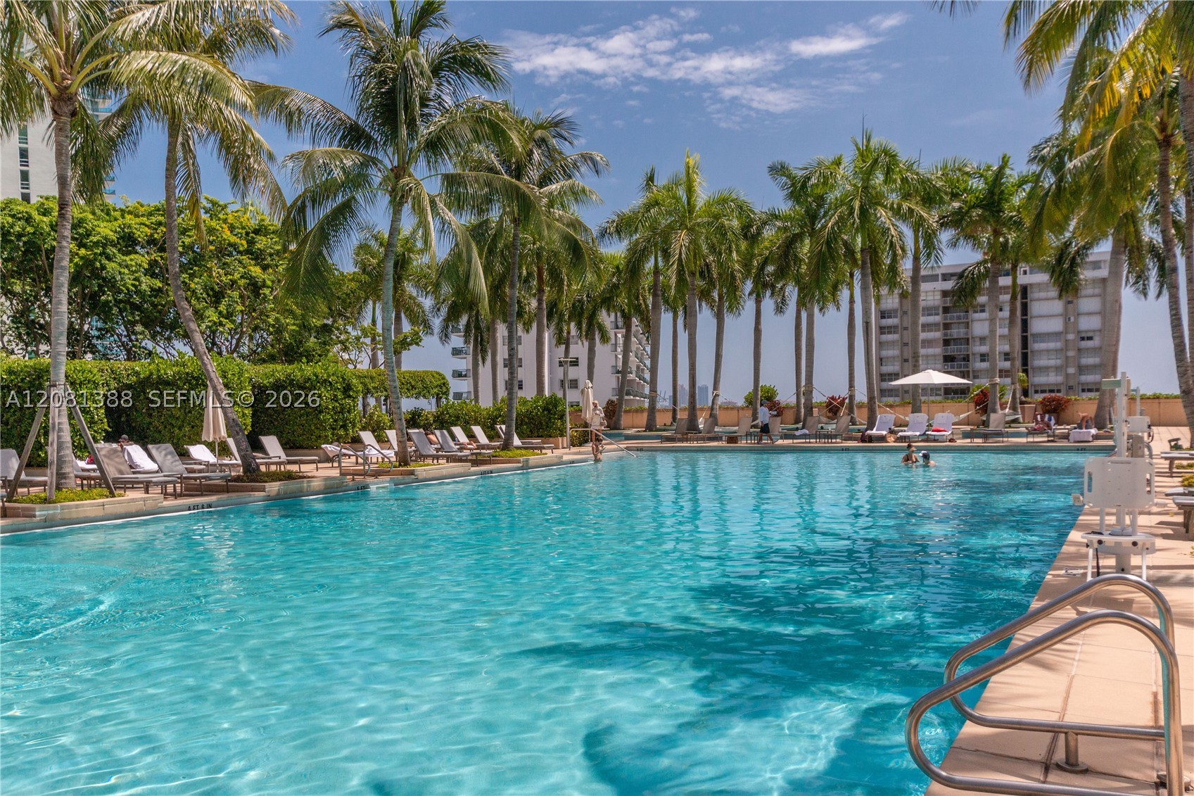 image Four Seasons Residences Miami25