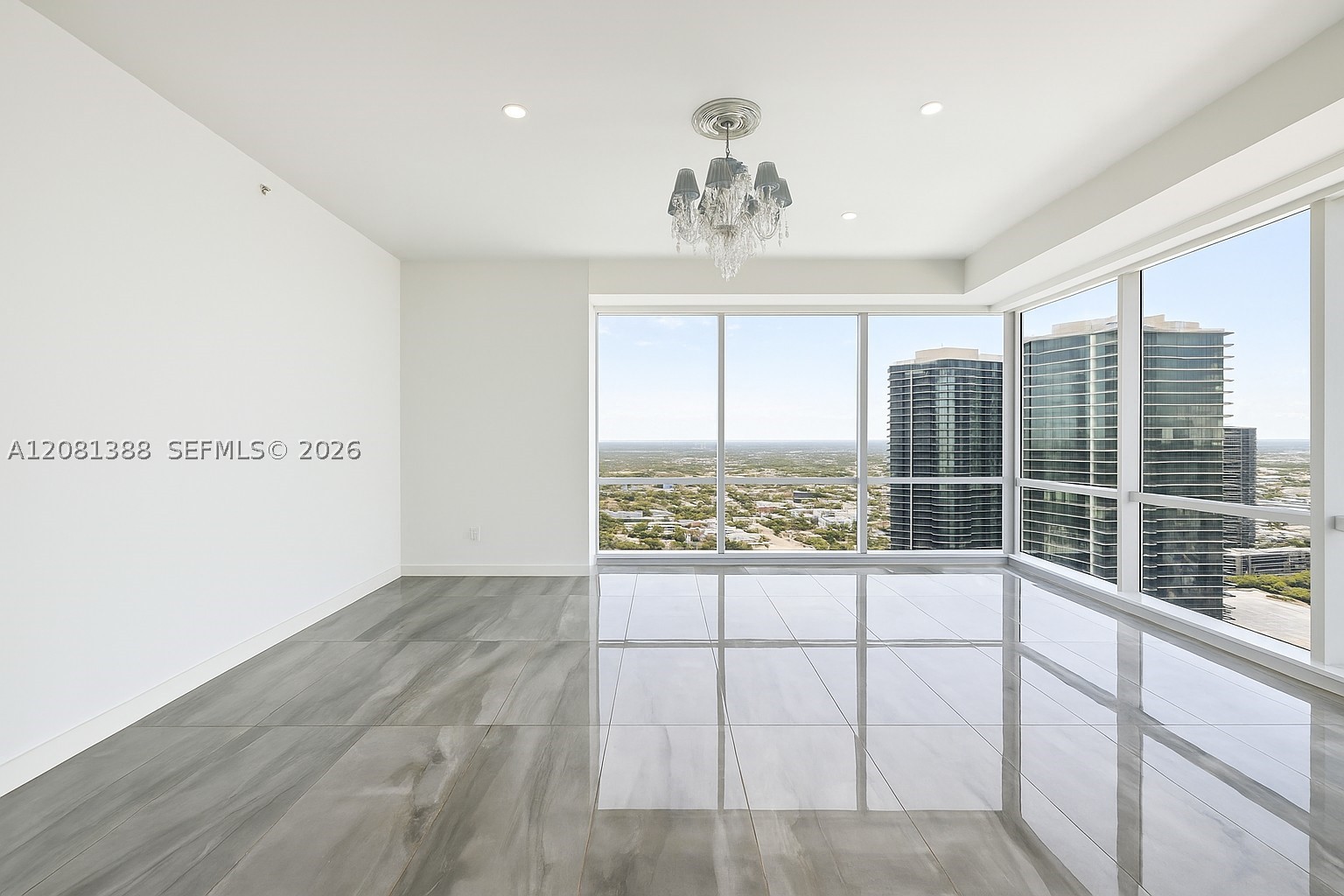 image Four Seasons Residences Miami2