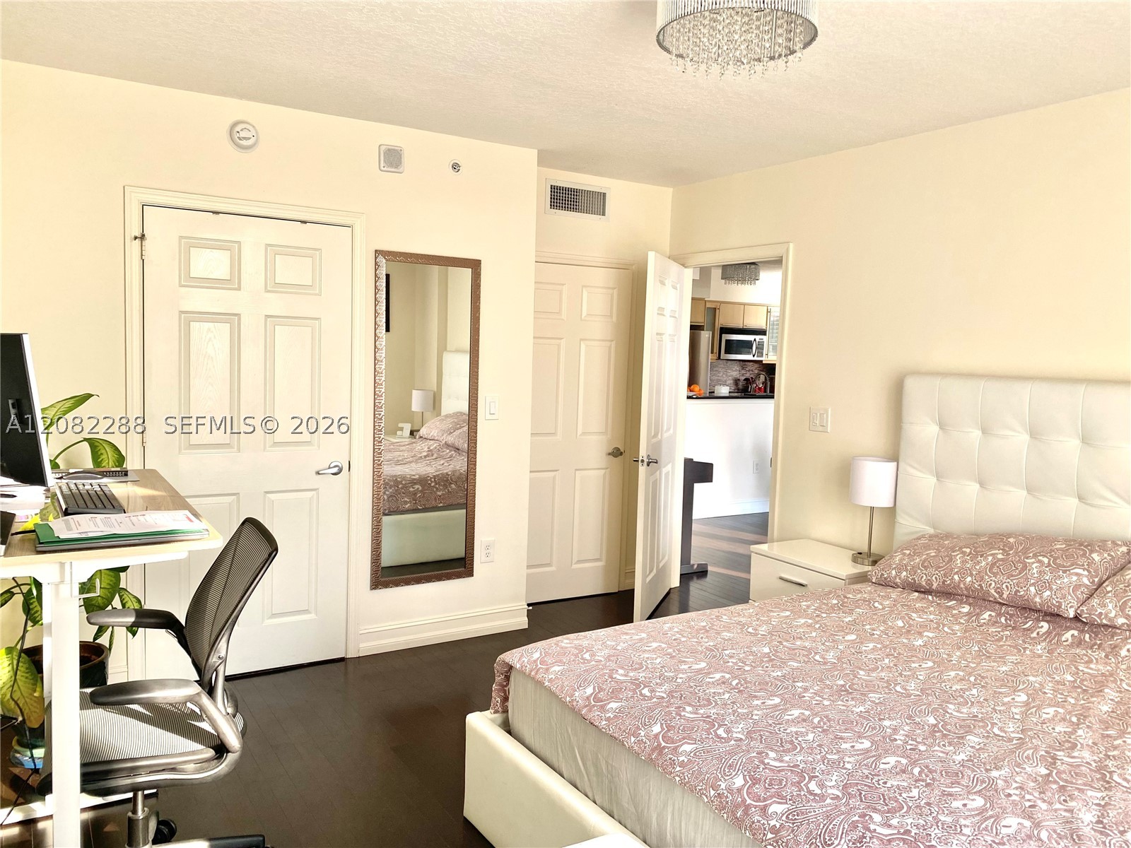 image 2080 Ocean Drive18