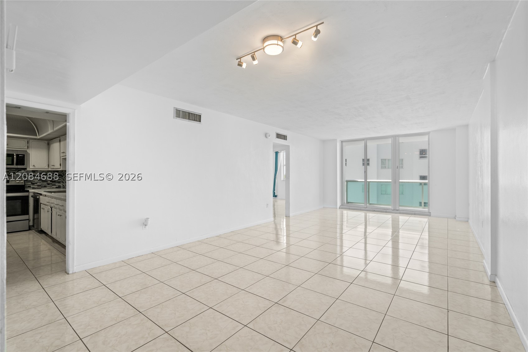 5001 Collins Ave #5E