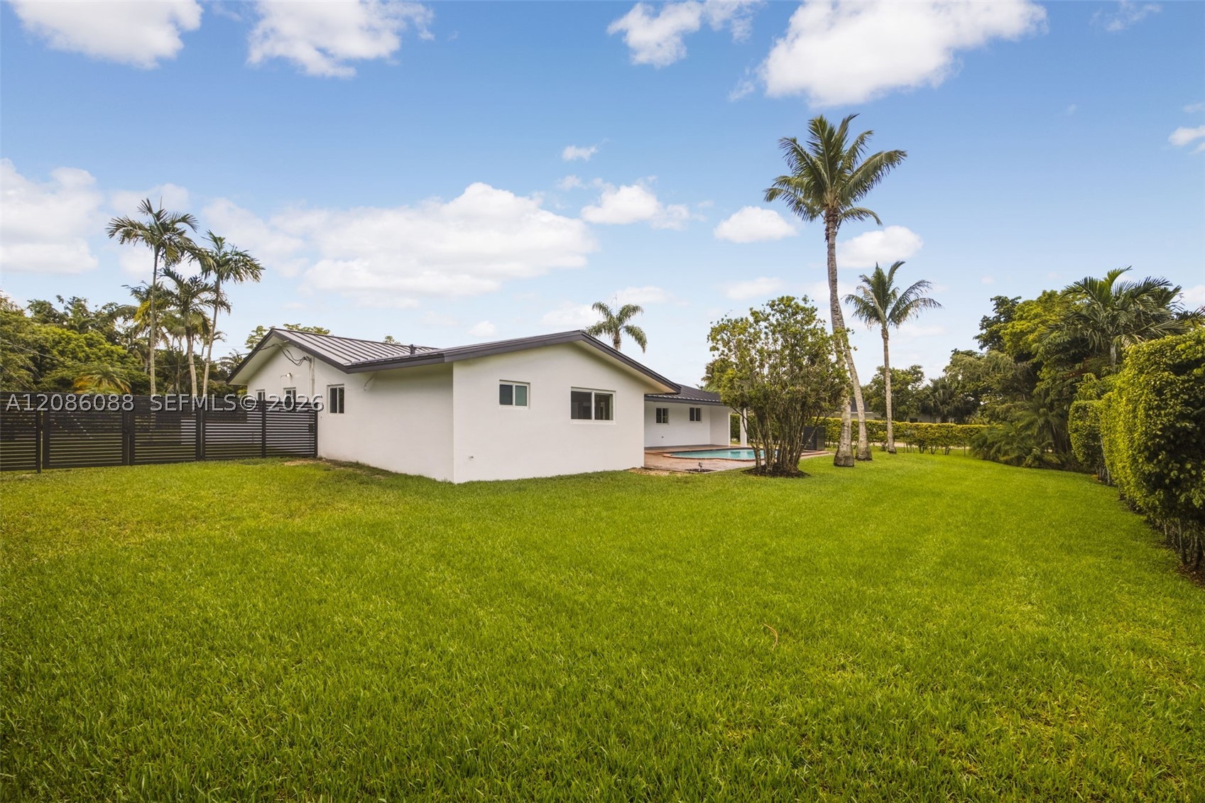 13240 SW 70th Ave Pinecrest, FL 33156