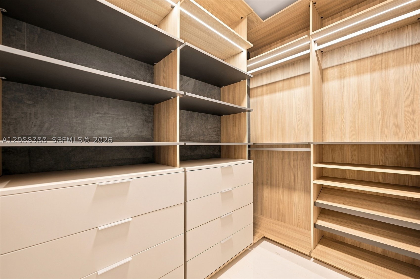 image Aston Martin Residences16