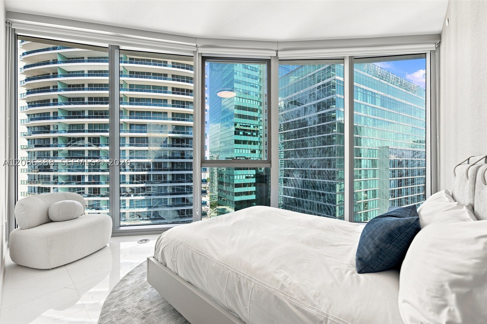 image Aston Martin Residences21