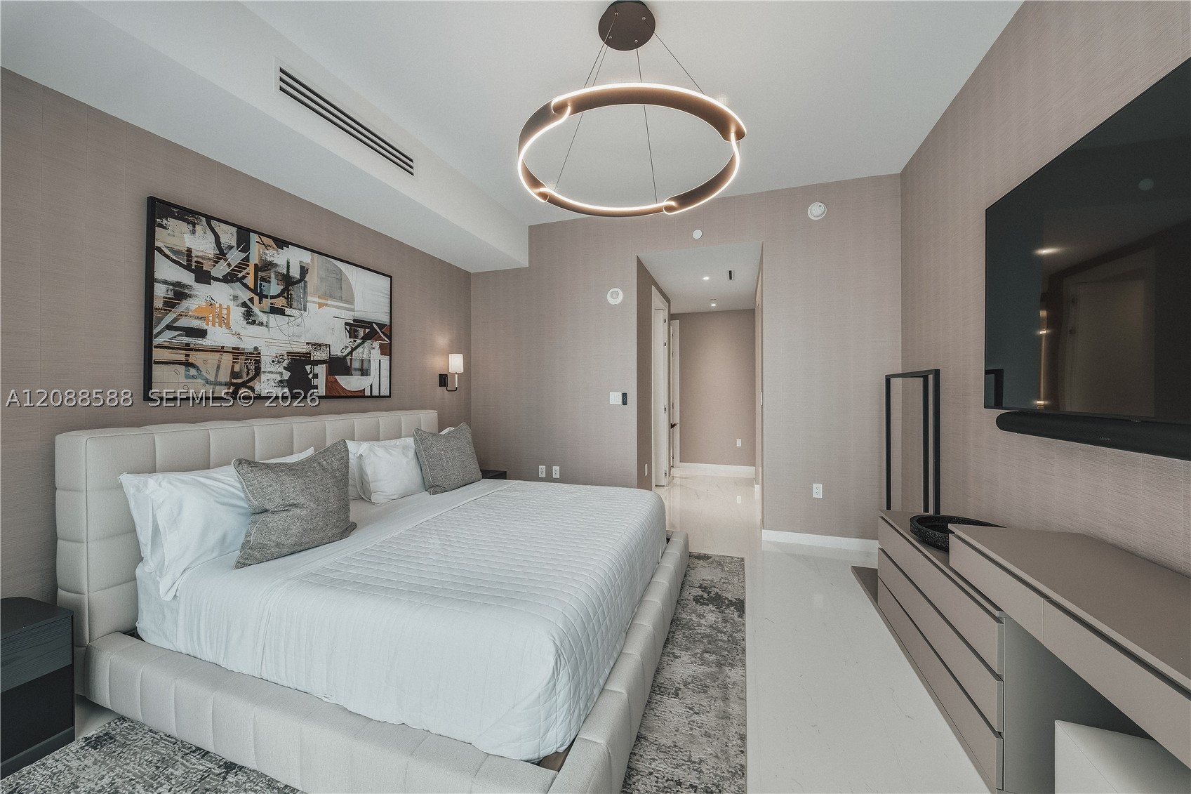 image Aston Martin Residences13