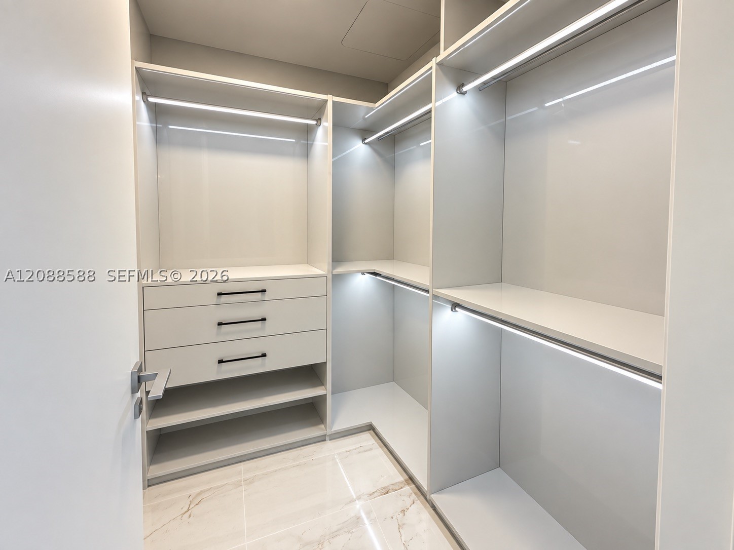 image Aston Martin Residences15