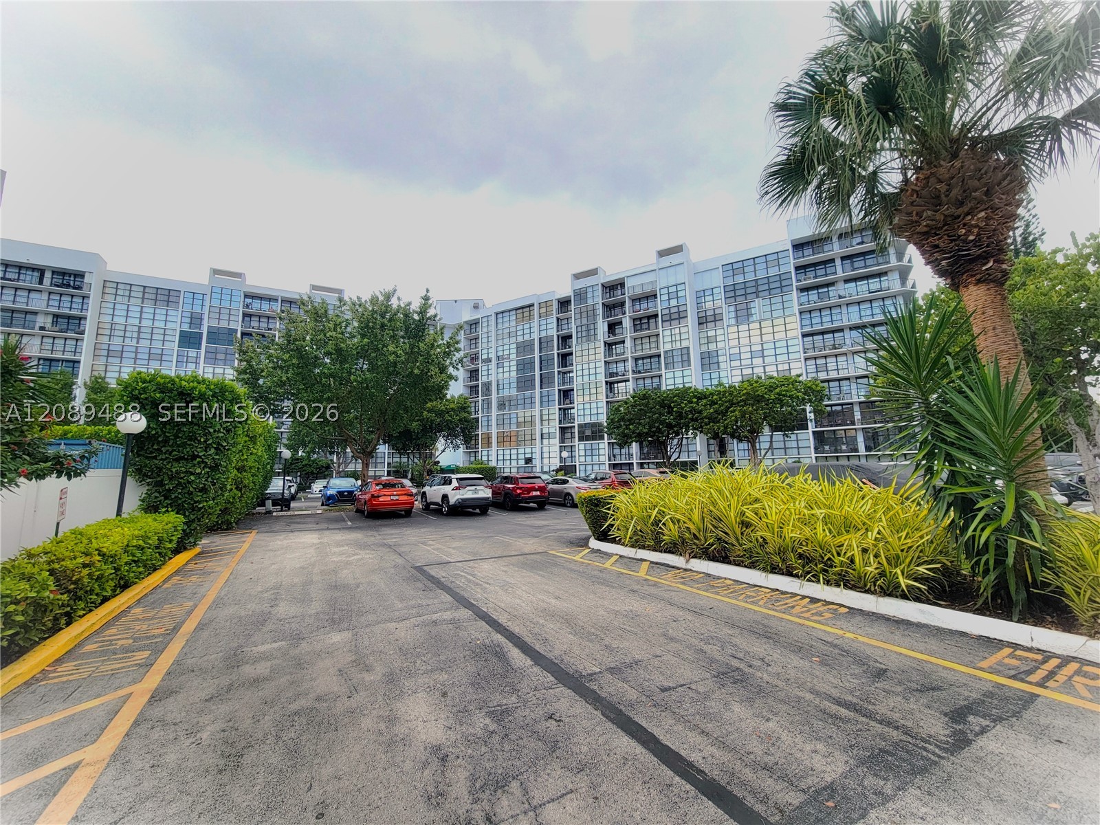 800 Parkview Dr #309
