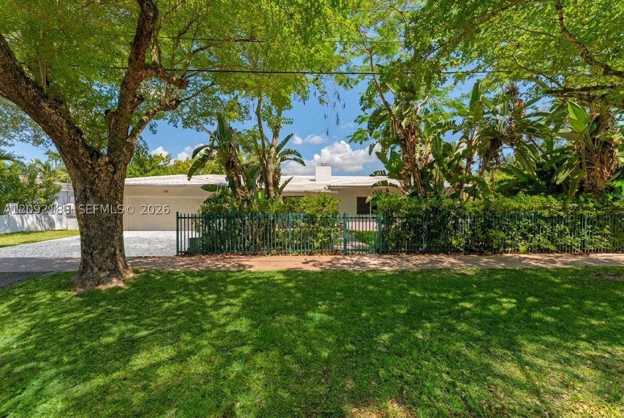 739 S Alhambra Cir