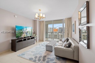 6799 Collins Ave #606