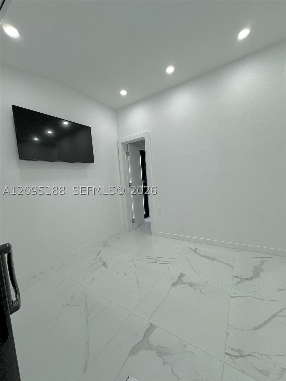 2121 SW 61st Ave Miami, FL 33155