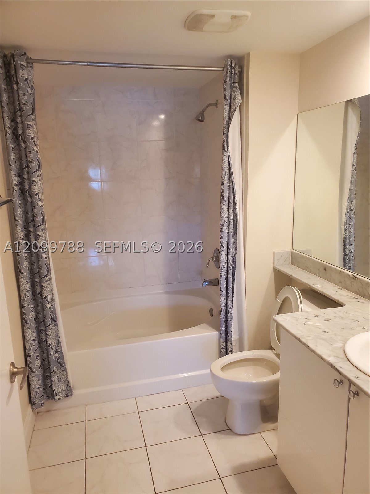 image The Venture at Aventura4