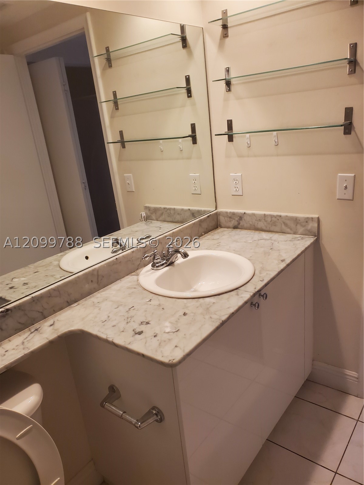 image The Venture at Aventura5