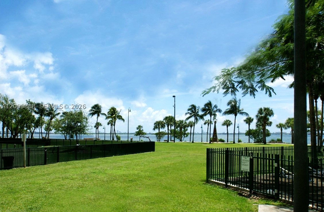 image Aria on the Bay44