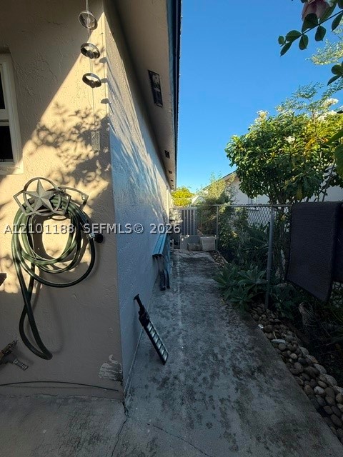6968 W 24th Ct Hialeah, FL 33016