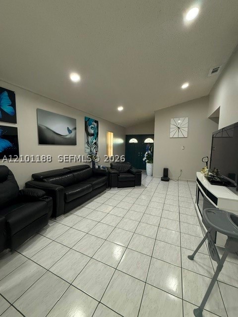 6968 W 24th Ct Hialeah, FL 33016
