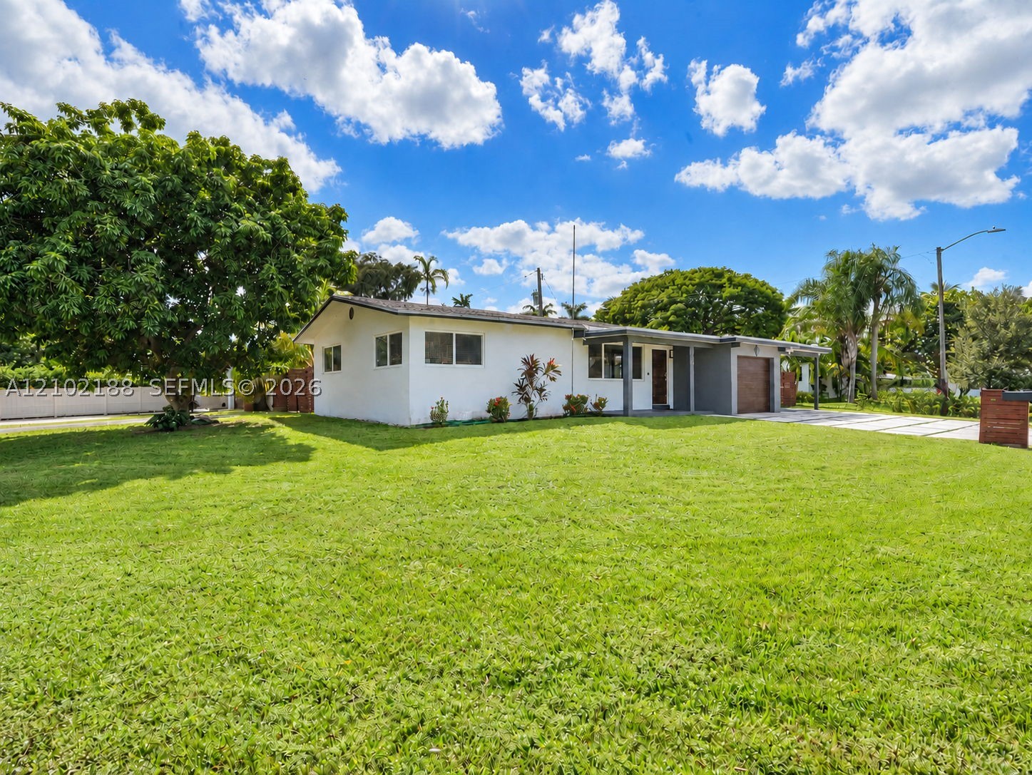 500 NW 30th St Wilton Manors, FL 33311
