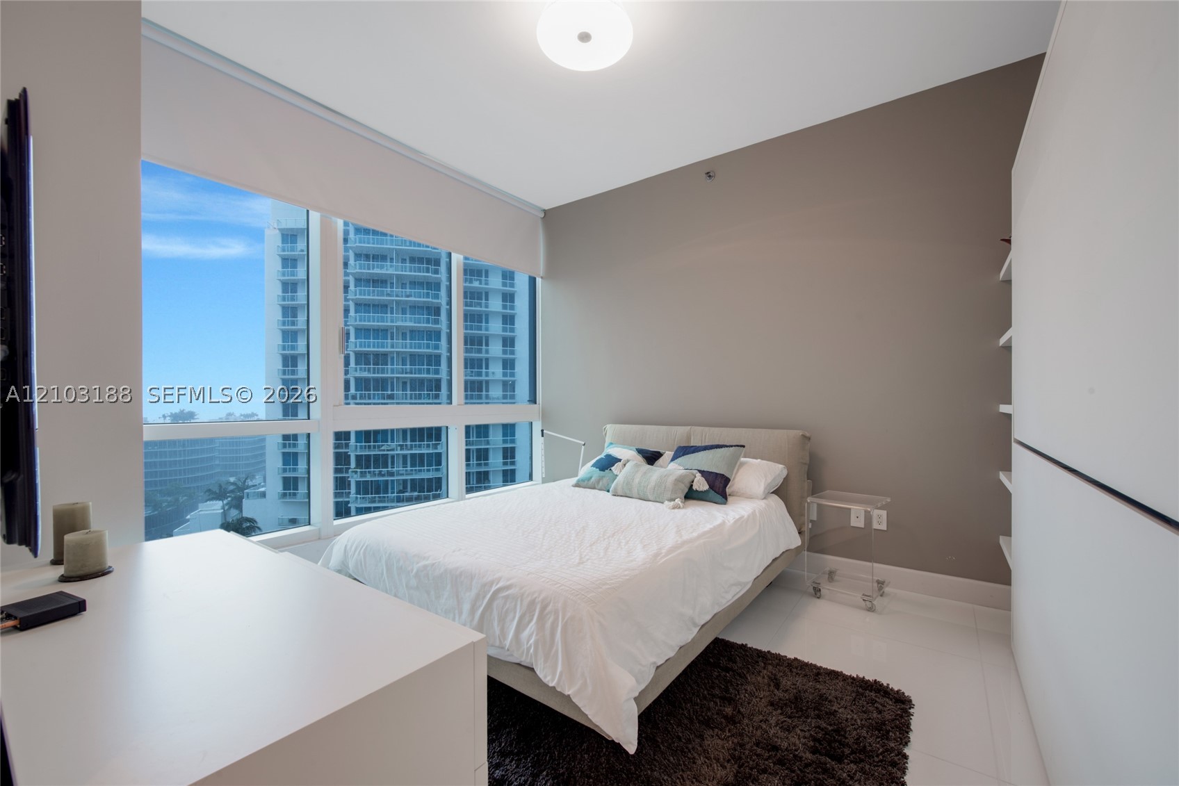image Continuum South Beach South Tower29
