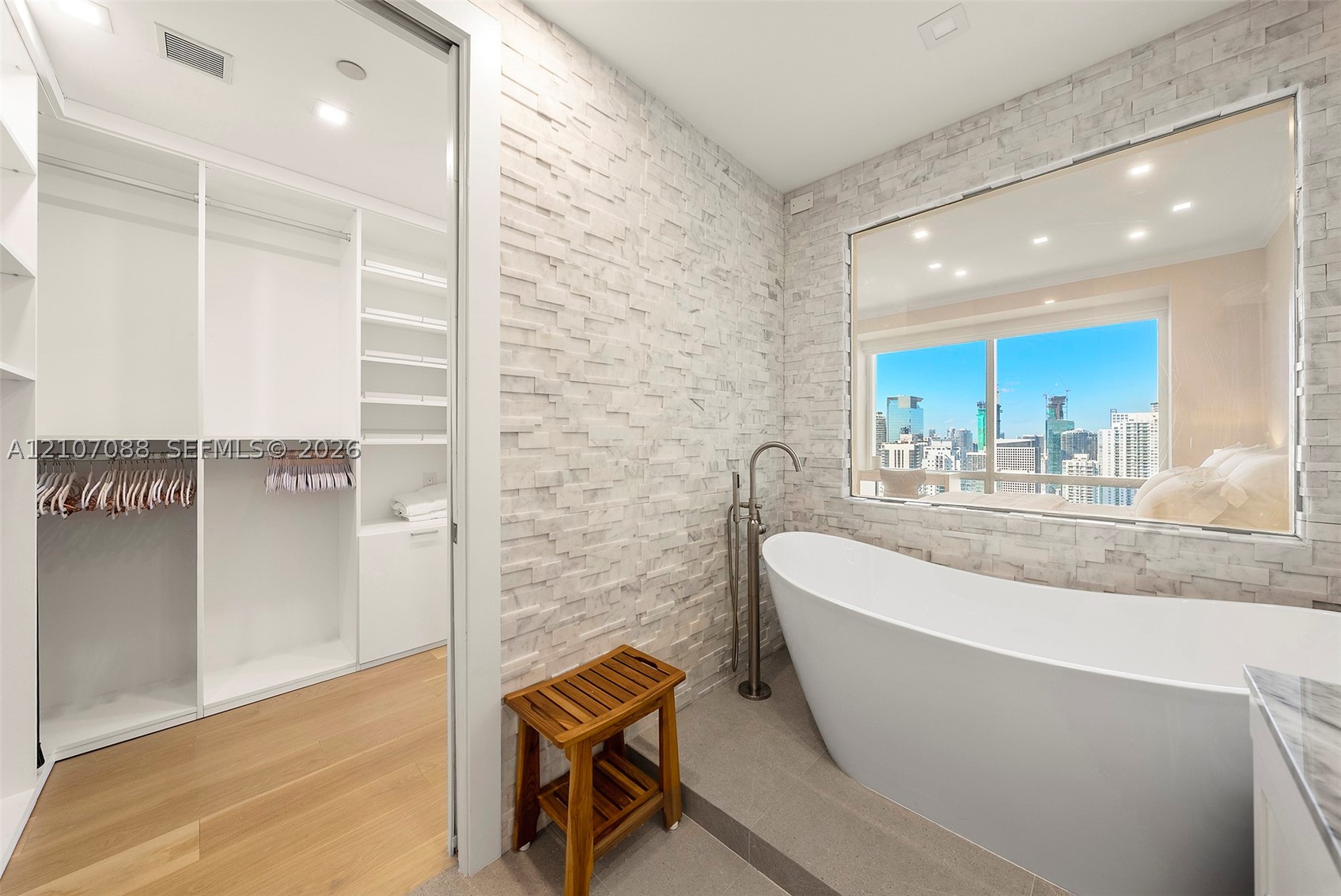 1425 Brickell Ave #51D Miami, FL 33131
