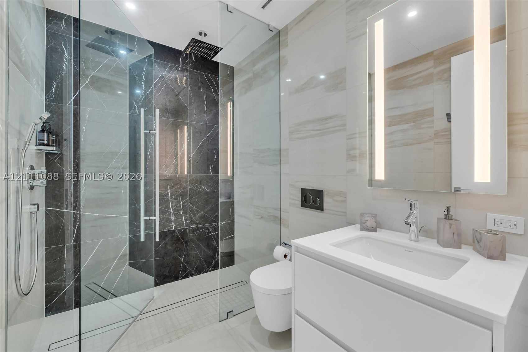 300 Biscayne Blvd Way #3103C Miami, FL 33131