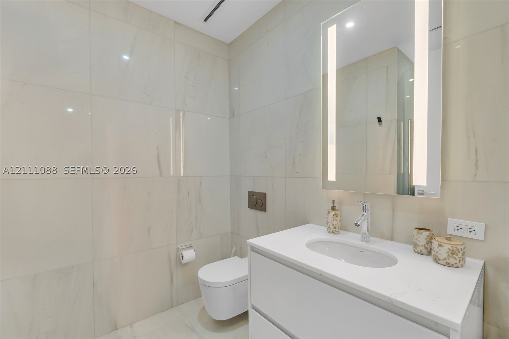 300 Biscayne Blvd Way #3103C Miami, FL 33131