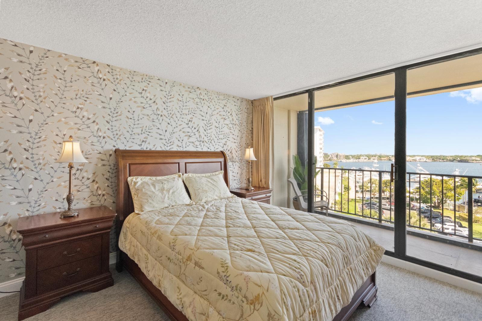 136 Lakeshore #711 North Palm Beach, FL 33408