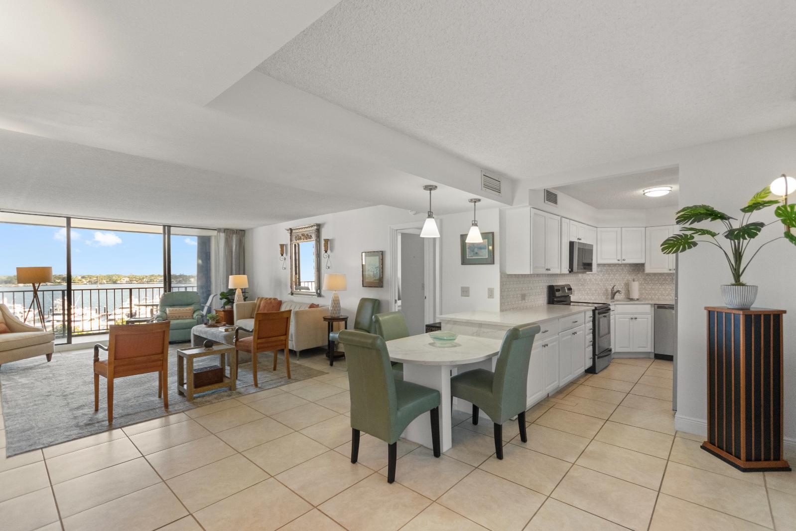 136 Lakeshore #711 North Palm Beach, FL 33408