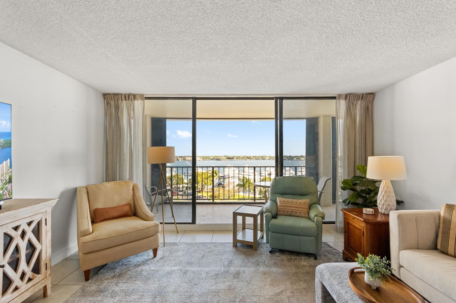 136 Lakeshore #711 North Palm Beach, FL 33408