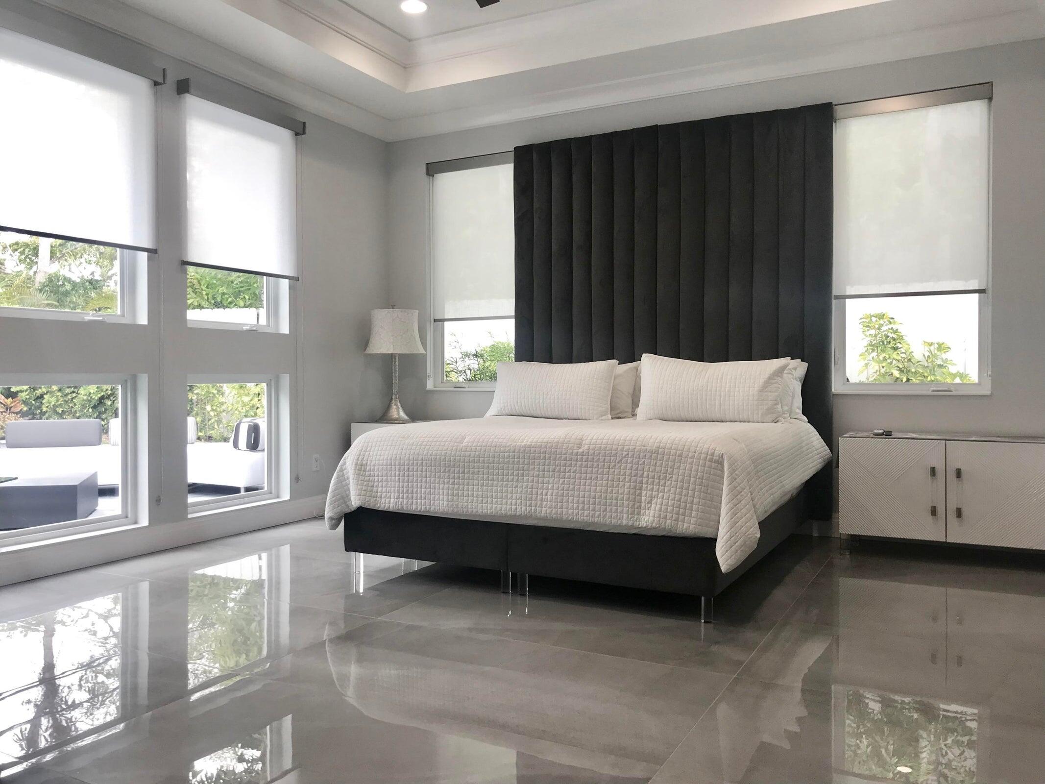 951 NE 2nd Boca Raton, FL 33432