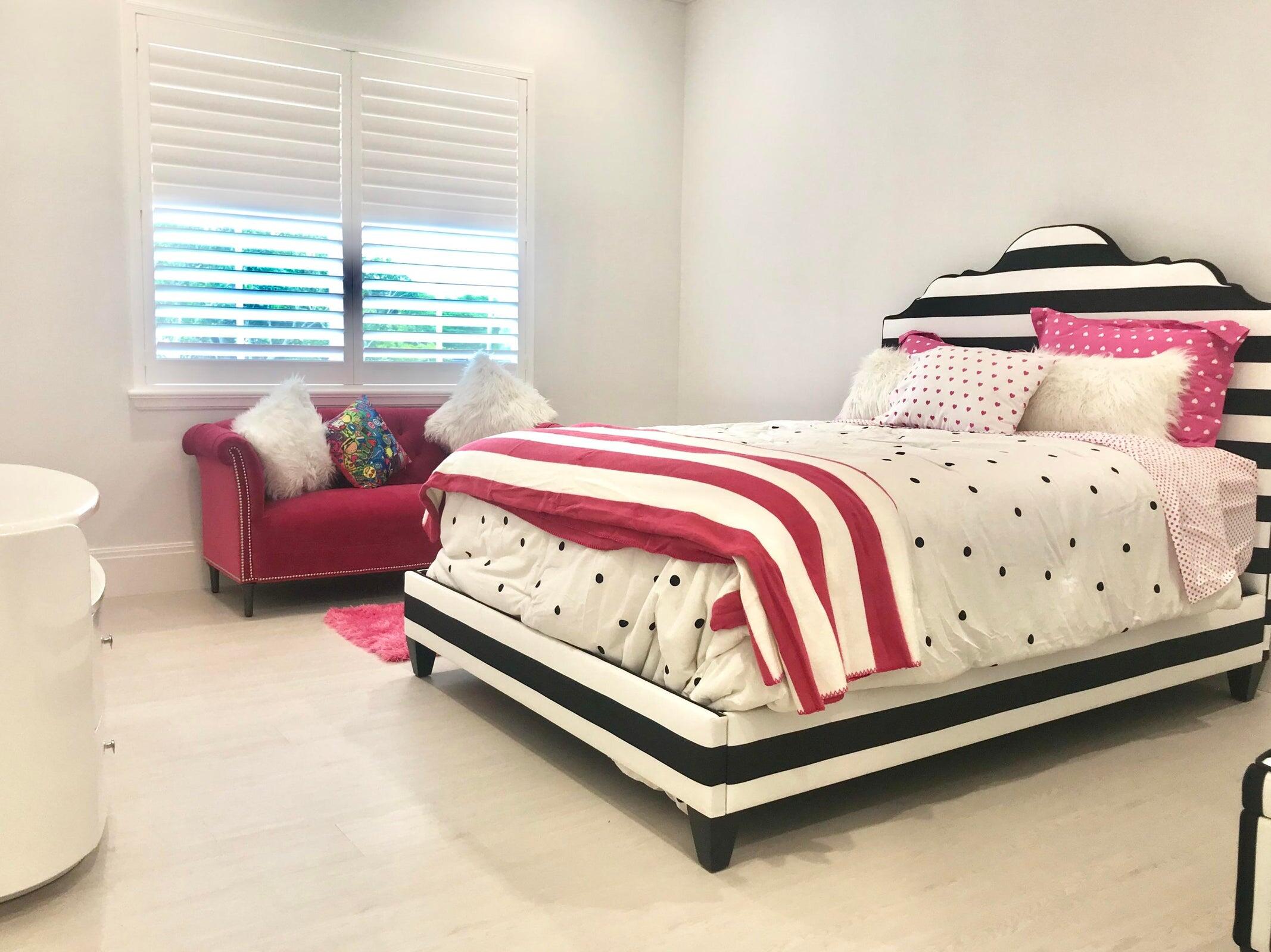 951 NE 2nd Boca Raton, FL 33432