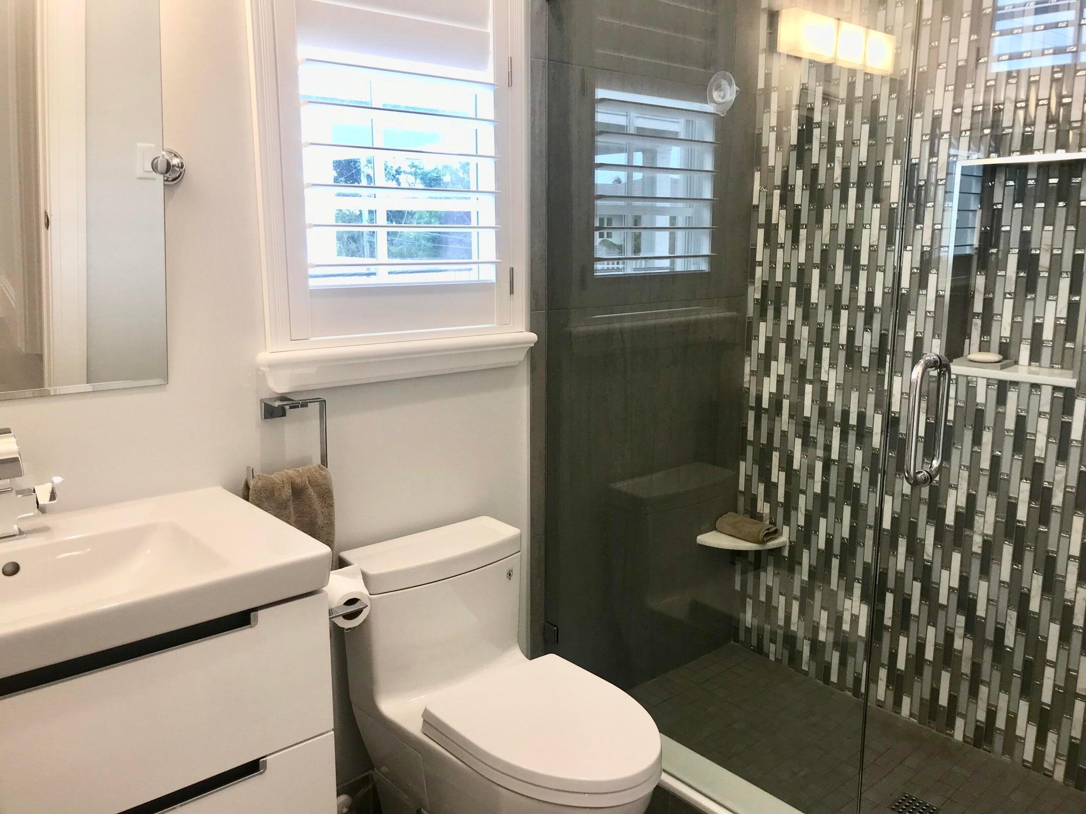 951 NE 2nd Boca Raton, FL 33432