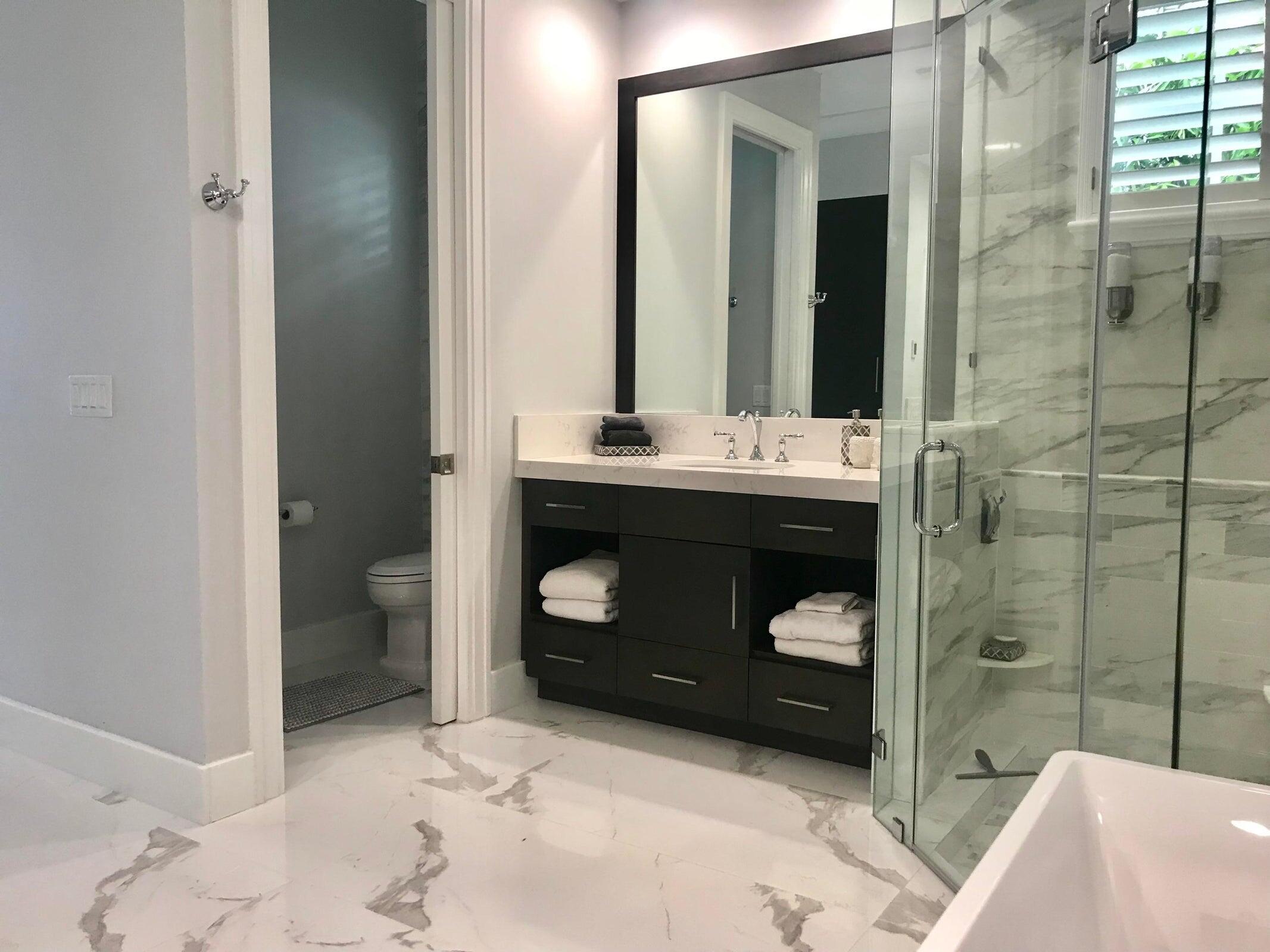 951 NE 2nd Boca Raton, FL 33432